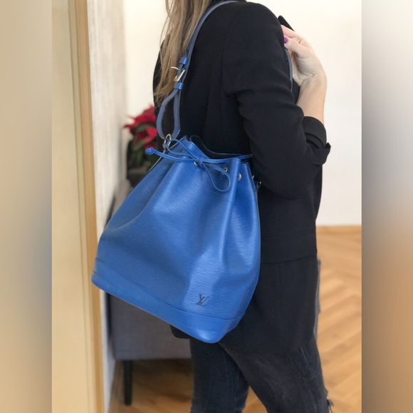 Authentic LOUIS VUITTON Epi Petite Noe GM Drawstring Bag - Picture 14 of 15